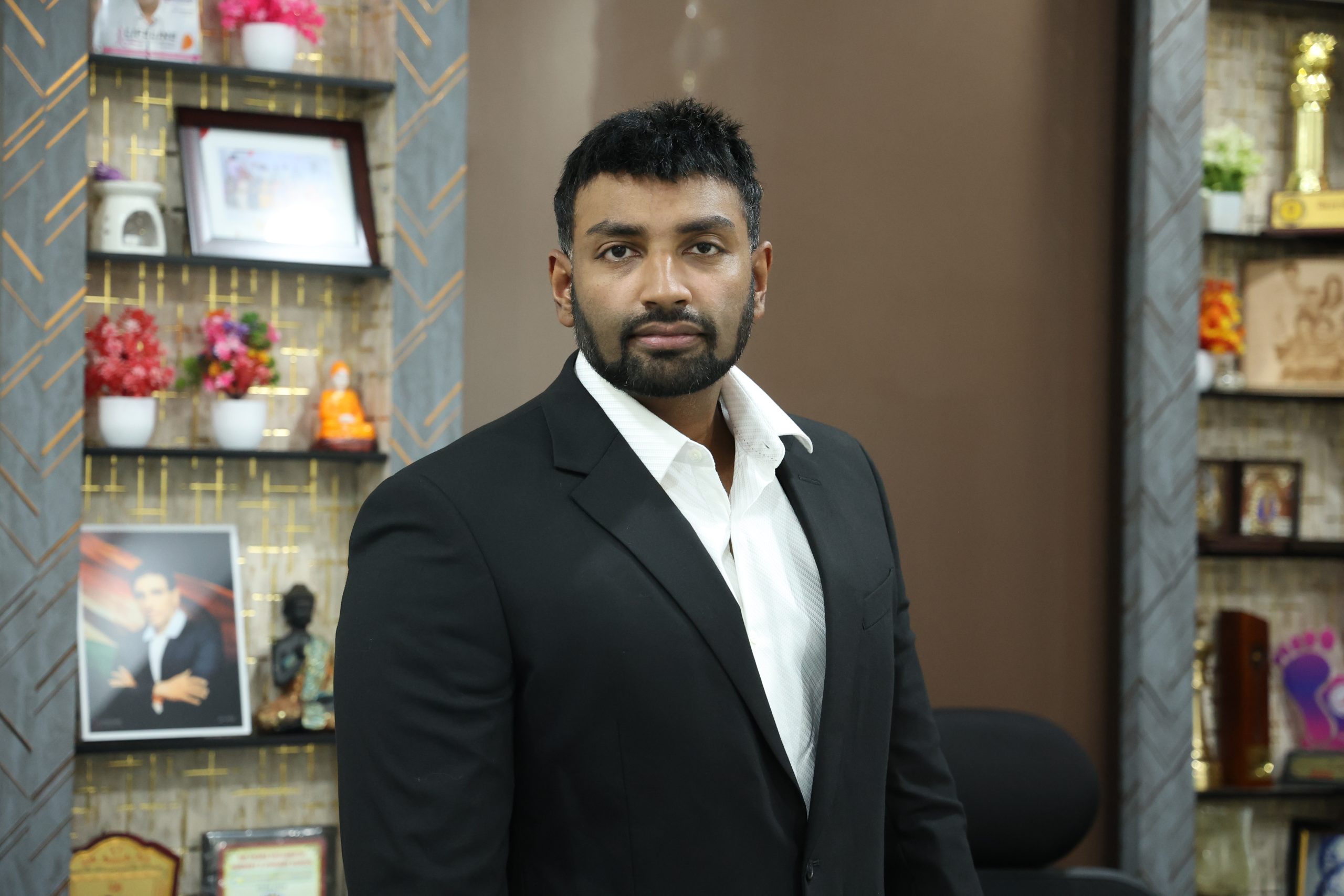 Dr. Anirudh Rajkumar, Advanced Robotic & Laparoscopic Surgeon